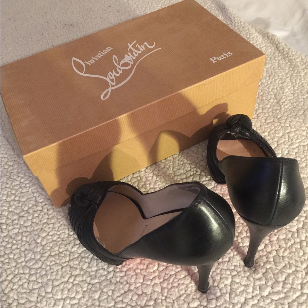 Gorgeous Christian Louboutin Lady Gres heels!